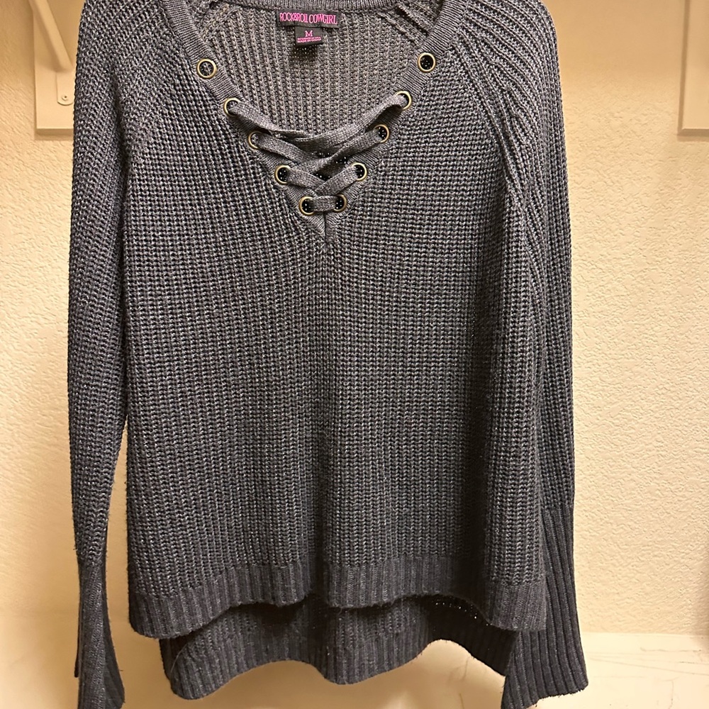 Rock & Roll Cowgirl Gray V-Neck Sweater with Ribbed Knit